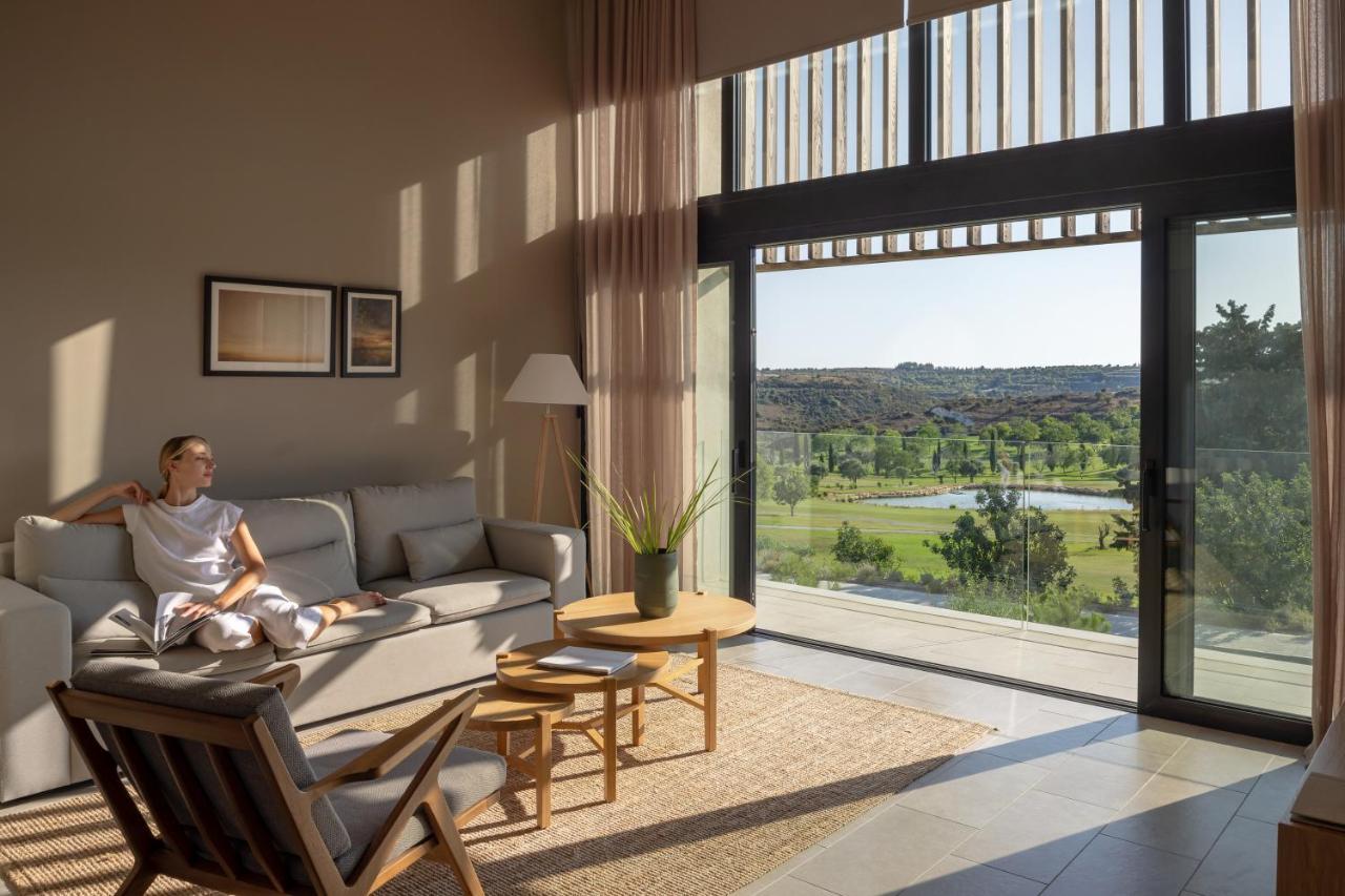 Minthis Resort Tsadha ภายนอก รูปภาพ Interior of a house