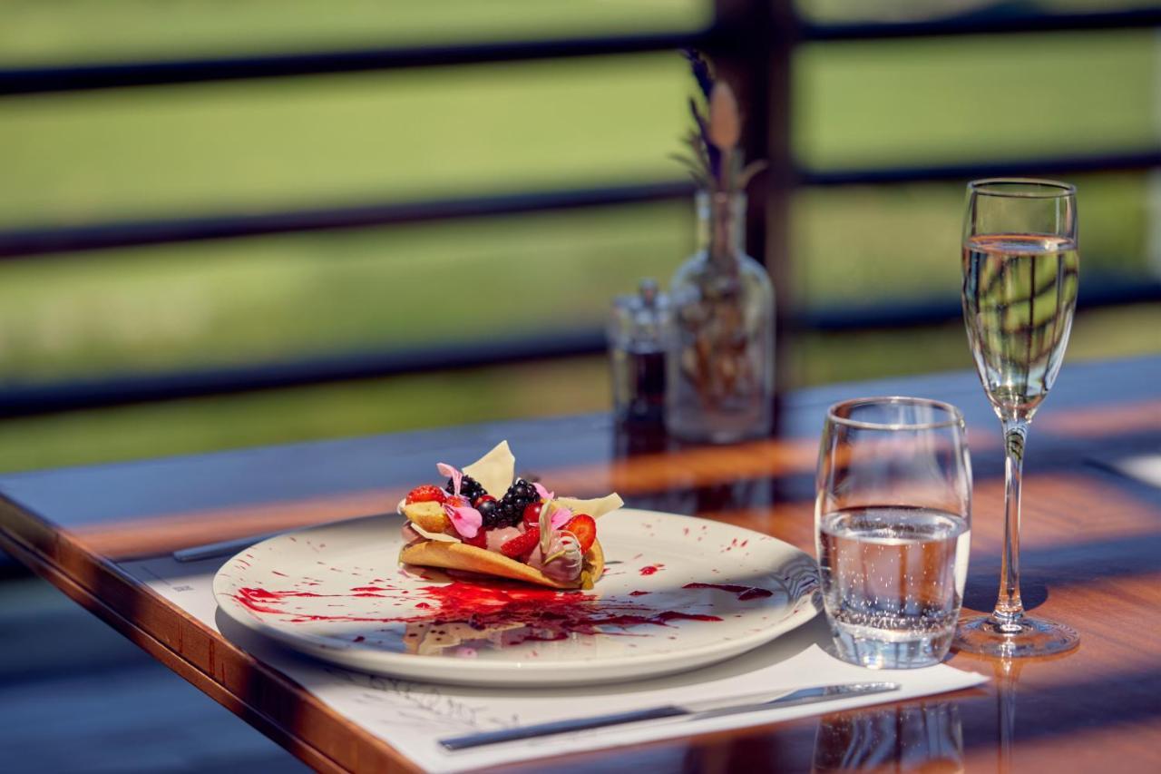 Minthis Resort Tsadha ภายนอก รูปภาพ A dessert