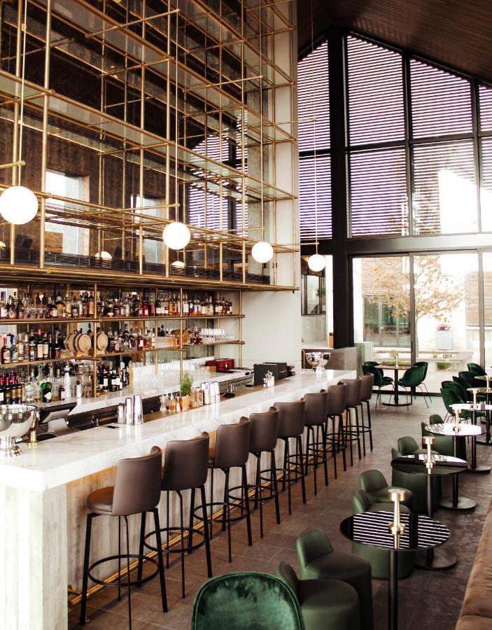 Minthis Resort Tsadha ภายนอก รูปภาพ The bar at the restaurant