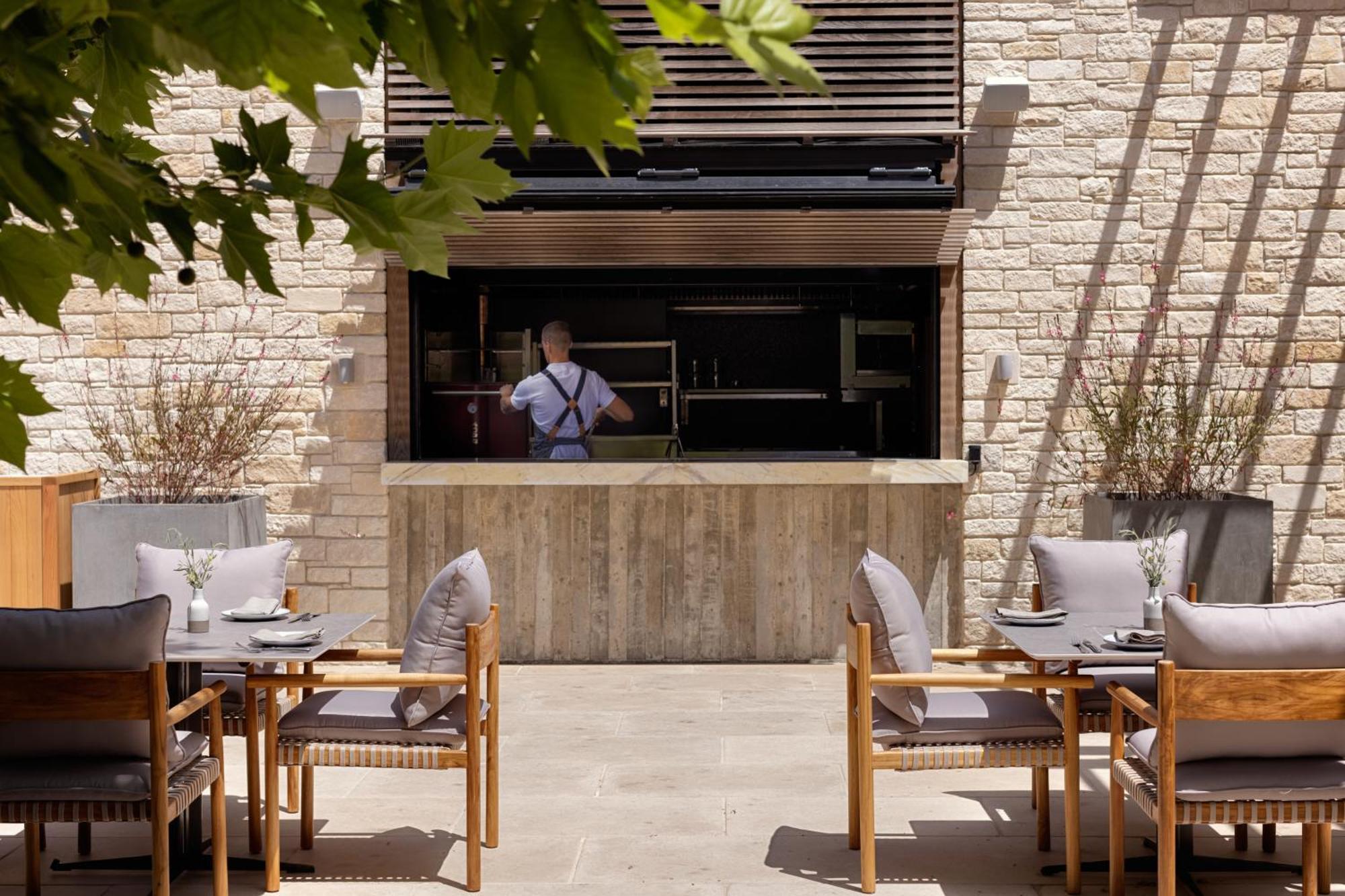 Minthis Resort Tsadha ภายนอก รูปภาพ The Pool Bar